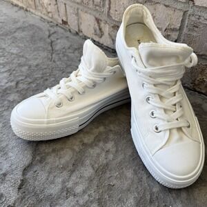 Sincerely Jules White platform sneaker size 9 White Lace Up Athletic Shoes